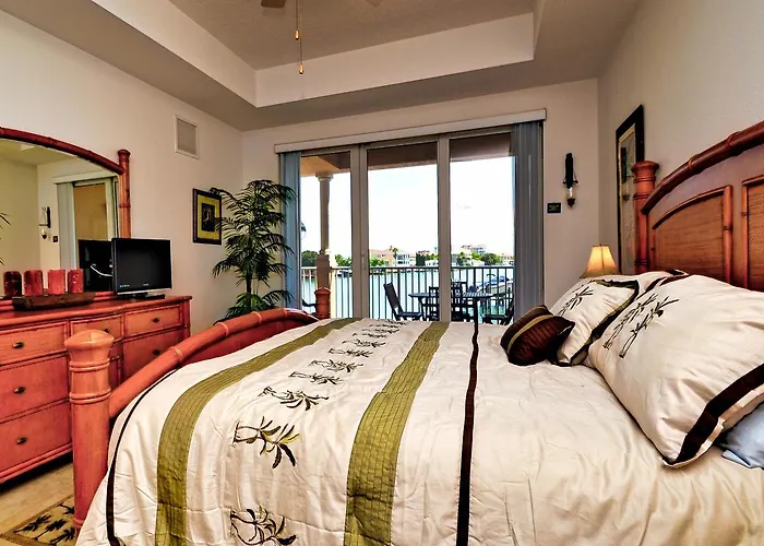Harborview Grande 202